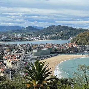 Usandizaga Apartment, Second Line Beach, Free Parking Apartamento San Sebastián